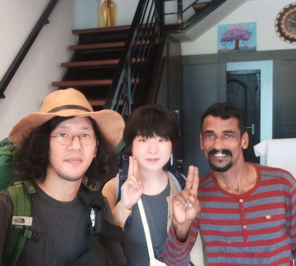 The Metro Pod - Backpackers A/C Dormitory Kochi 외부 사진