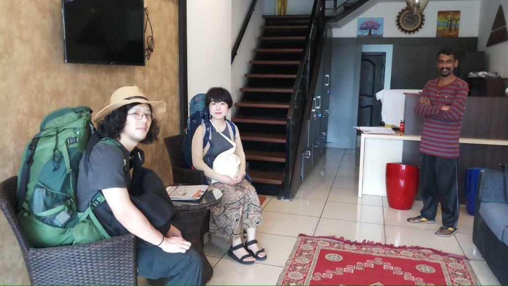 The Metro Pod - Backpackers A/C Dormitory Kochi 외부 사진