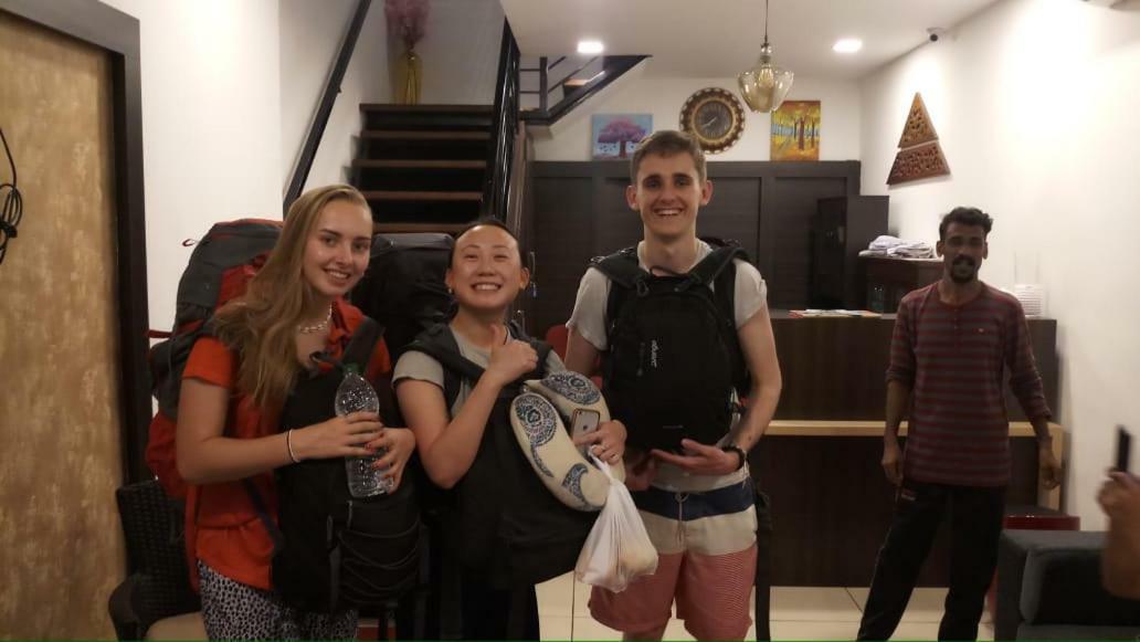 The Metro Pod - Backpackers A/C Dormitory Kochi 외부 사진