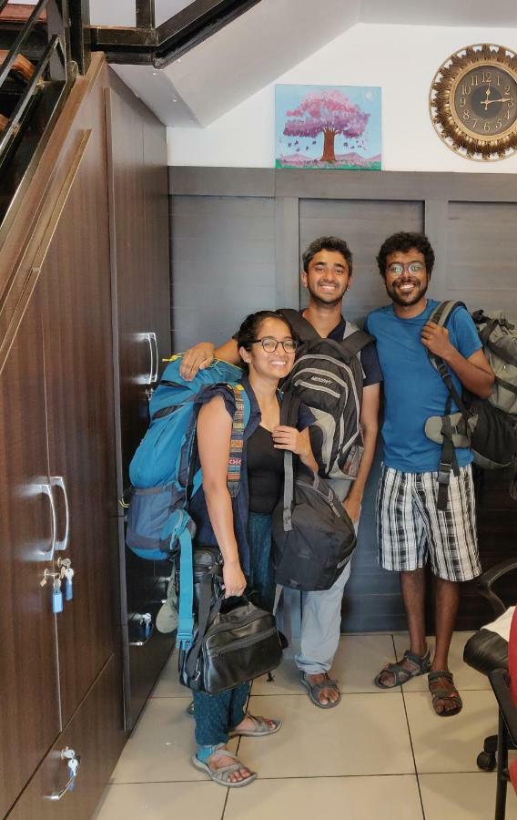 The Metro Pod - Backpackers A/C Dormitory Kochi 외부 사진