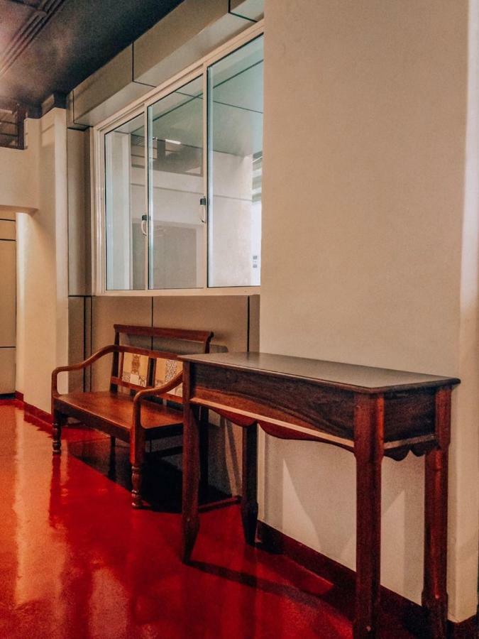 The Metro Pod - Backpackers A/C Dormitory Kochi 외부 사진