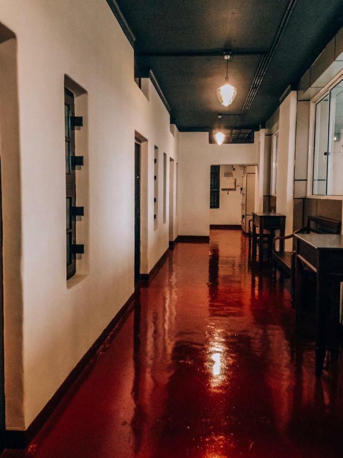The Metro Pod - Backpackers A/C Dormitory Kochi 외부 사진
