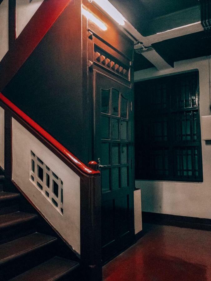 The Metro Pod - Backpackers A/C Dormitory Kochi 외부 사진